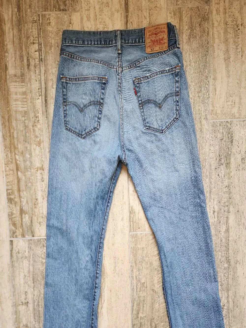 Levi's 501 Original Fit Button Fly Medium Wash Distressed Denim Jeans 33x30